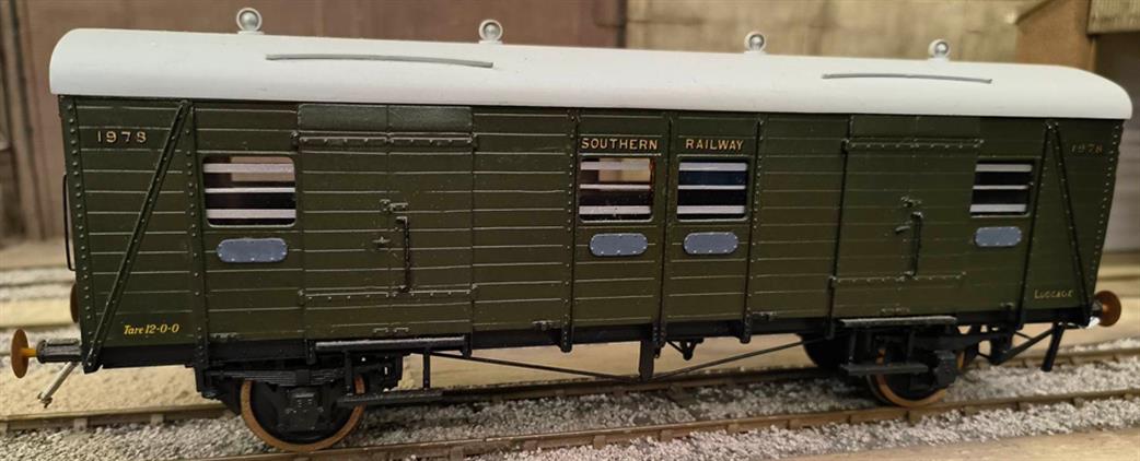 Preowned O Gauge WAGON21 Kit Built Slaters Plasticard Southern Region PLV