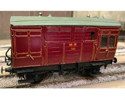 WAGON24 O Gauge Scratch Built Brass MR Horsebox No.121 Built to a good standard but has damage to the roof that will need attention