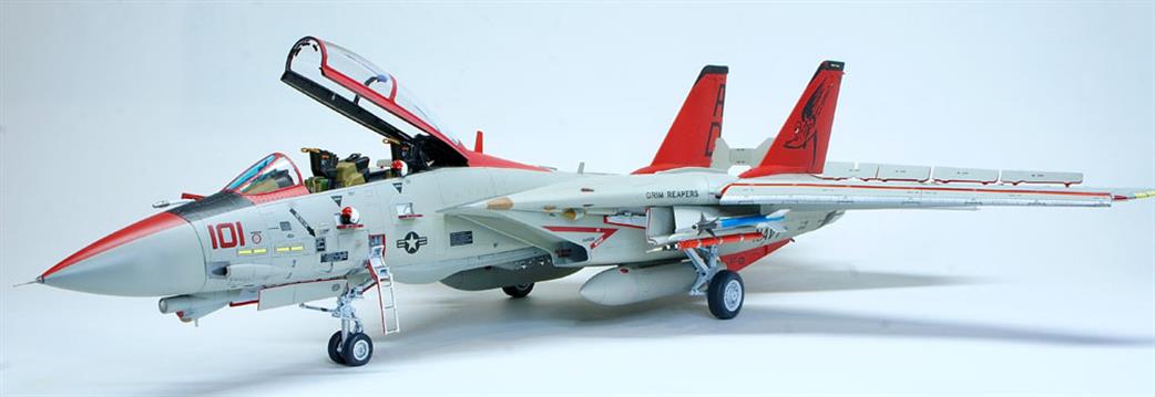 Great Wall Hobby 1/48 L4828 US Navy F-14B Tomcat Air Superiority Fighter Kit