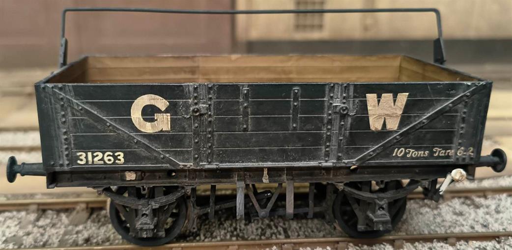 Preowned O Gauge WAGON59 Cooper Craft Kit Built GWR Diagram O4 5 Plank Open Merchandise Wagon with sheet rail 31263