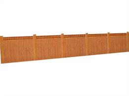 1:76 Scale model of Wooden Fencing Brown with Trellis Top produced as a Highly Detailed Card kit. The completed model features lots of detail and can be easily customized to suit your scene during construction.atd models card kits are supplied printed full colour, pre cut and creased for ease and quality of build. Included with all kits are easy to follow instructions.