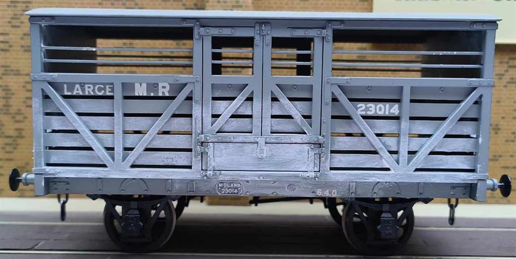 Preowned O Gauge WAGON75 Kit Built Slaters Plastikard 7031 MR/LMS Large Cattle Wagon 23014