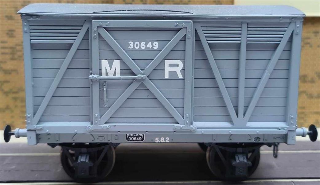 Preowned O Gauge WAGON78 Kit Built Slaters Plastikard 7025 MR 8-Ton Fruit Van 30649