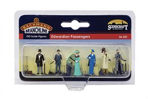 Pack of six passenger figures in Edwardian era clothing. Ideal for use with the many period era trains such as the Bachmann GWR City class 4-4-0, SECR C class 0-6-0 and birdcage coaches.