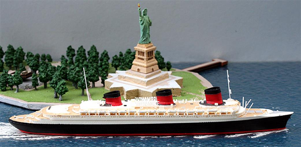 Coastlines 1/1250 CL-M519 Normandie, French Lines transatlantic liner in 1937