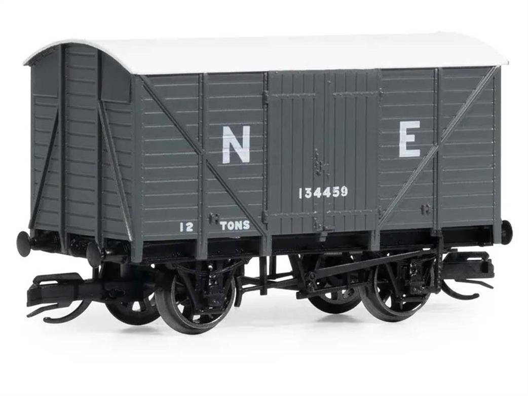 Hornby TT:120 TT6004 LNER Ventilated Box Van 61996