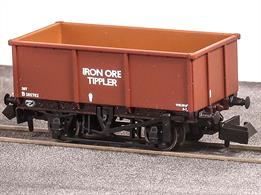 These new models feature highly-defined moulding, crisp printing, free-running metal-tyred wheels and pocket-mounted couplers, with brake rigging in line with the wheels.Finished in the bauxite livery applied to wagons equipped with vacuum train brakes.