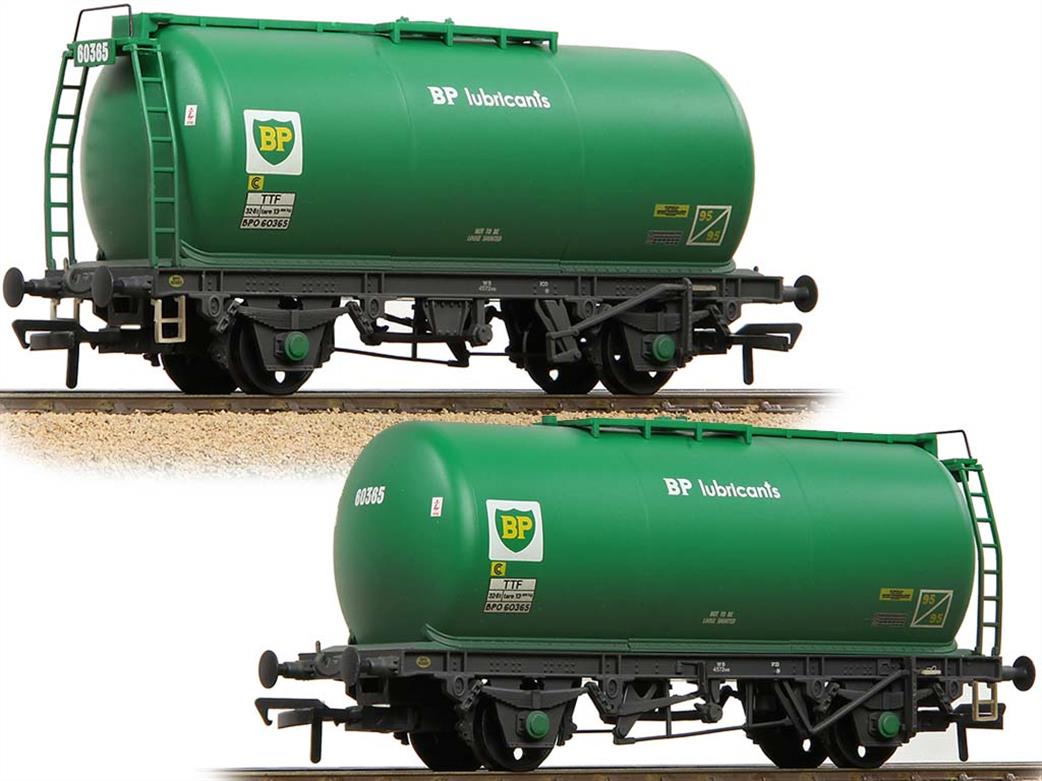 Bachmann OO 37-590A BP Lubricants 45tonne glw TTF Oil Tank Wagons Green Weathered