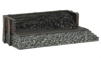 Decorated with a convincing weathered finish to add to the model’s realism and featuring embossed stonework and wooden slats, this is an essential addition to any steam-era N scale layout to provide your locomotives with the fuel they need to run.