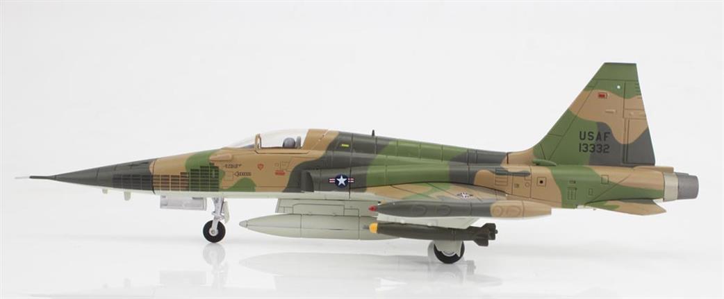 Hobby Master 1/72 HA33003 F-5C Skoshi Tiger 10th Fighter Commando Sqn Diecast Aircraft Model