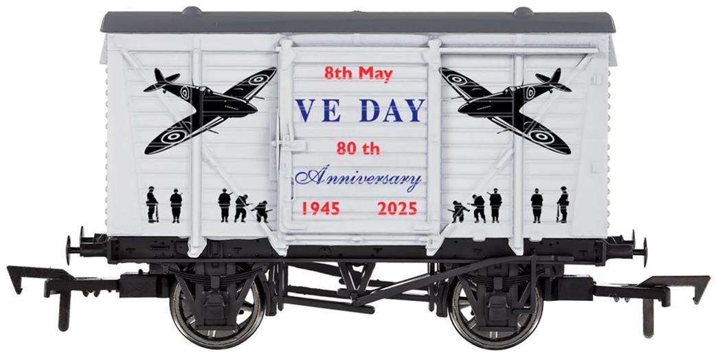 Dapol OO 4F-011-146 Ventilated Van VE Day 80th Anniversary Airforce