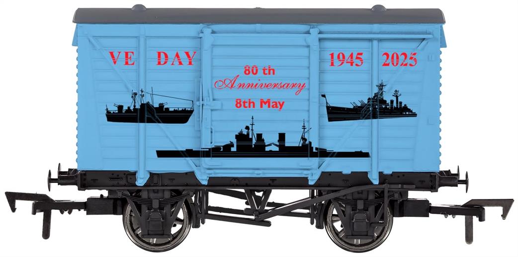 Dapol OO 4F-011-150 Ventilated Van VE Day 80th Anniversary Navy