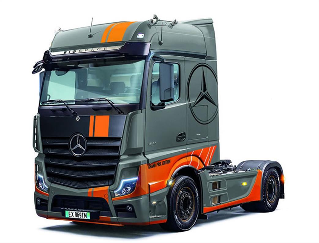 Italeri 1/24 3968 Mercedes Benz Actros MP4 Big Space Grand Prix Edition Truck Kit