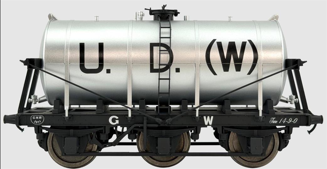 Dapol O Gauge 7F-031-013 6 Wheel Milk Tanker United Dairy Wholesale (UDW) 2011