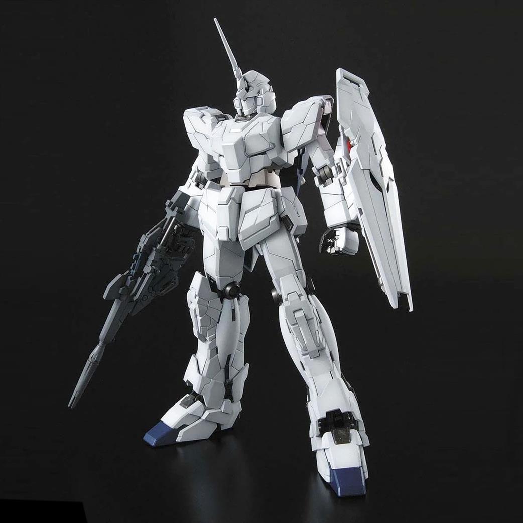 Bandai 1/100 5061608 MG Unicorn RX-0