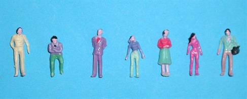 Pack of 10 ready painted figures in 1/75 scale.Useful for OO gauge model railways and gaming with 20mm figures.