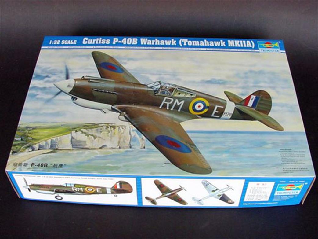 Trumpeter 02228 RAF Curtis P-40B Tomahawk WW2 Fighter 1/32