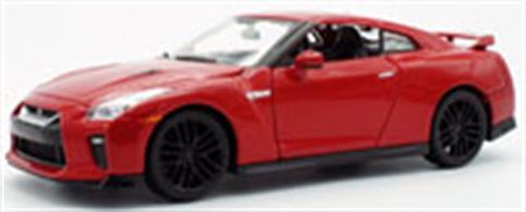 Maisto 1/24 Nissan GT-R 2017 18-21082Diecast model of a 1:24 scale Nissan GT-R 2017 that has been recreated in meticulous detail.
