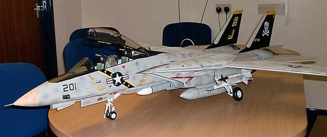 BBI Flight Wing 1/18 F14 Grumman F14 Tomcat Vf-84 Jolly Rogers