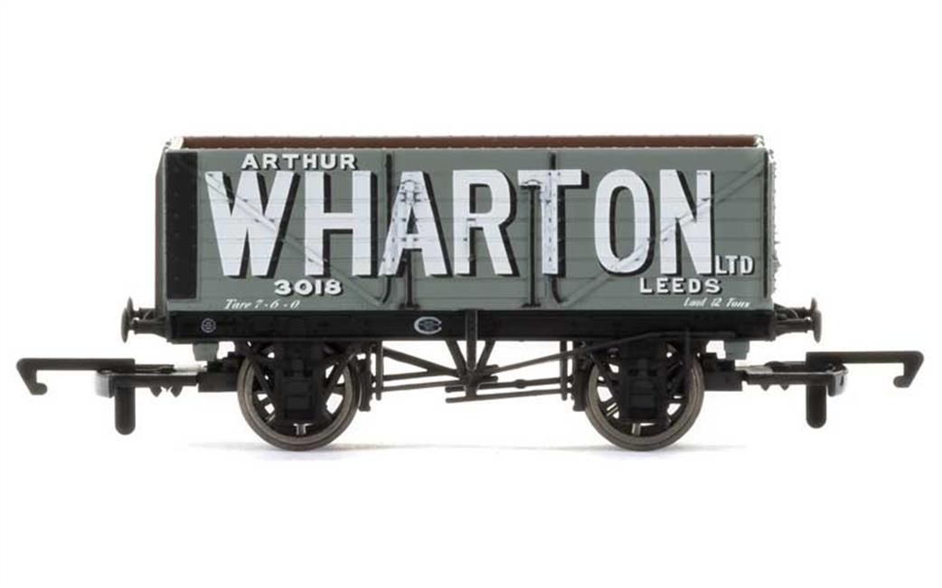 Hornby OO R6758 Arthur Wharton, Leeds 7 Plank Open Wagon