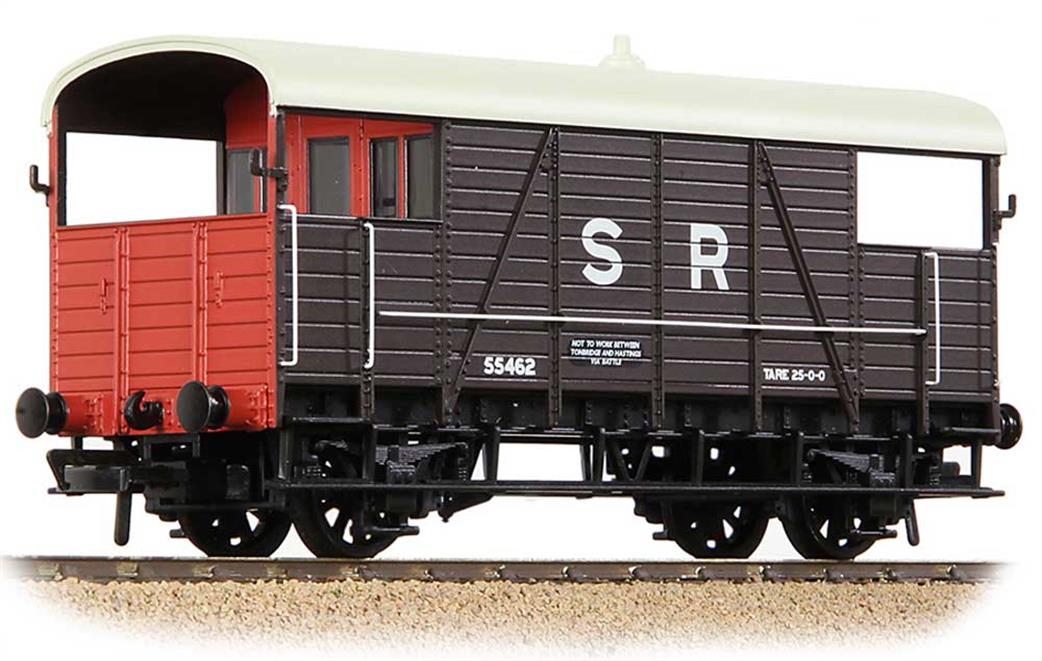 Bachmann OO 38-916 SR ex-SE&CR 25-Ton Dance Hall Goods Train Brake Van SR Goods Brown Red Ends