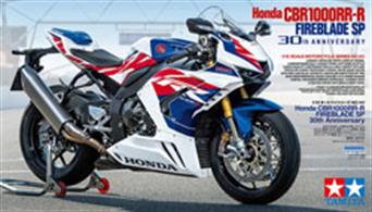 This model assembly kit recreates the Honda CBR1000RR-R Fireblade SP featuring a special coloring to celebrate the 30th anniversary of the first generation “FIREBLADE” bike by Honda.Length: 176mm (191mm including stand), width: 68mm, height: 96mm (97mm including stand).