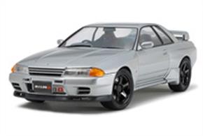 Tamiya 1/24 Nissan Skyline GTR R32 Nismo-Custom Car KitThe Nissan R32 GTR is the first of the GTR Brand to be called Godzilla.This kit builds into a nicely detailed model of the classic Skyline GT-R (R32).