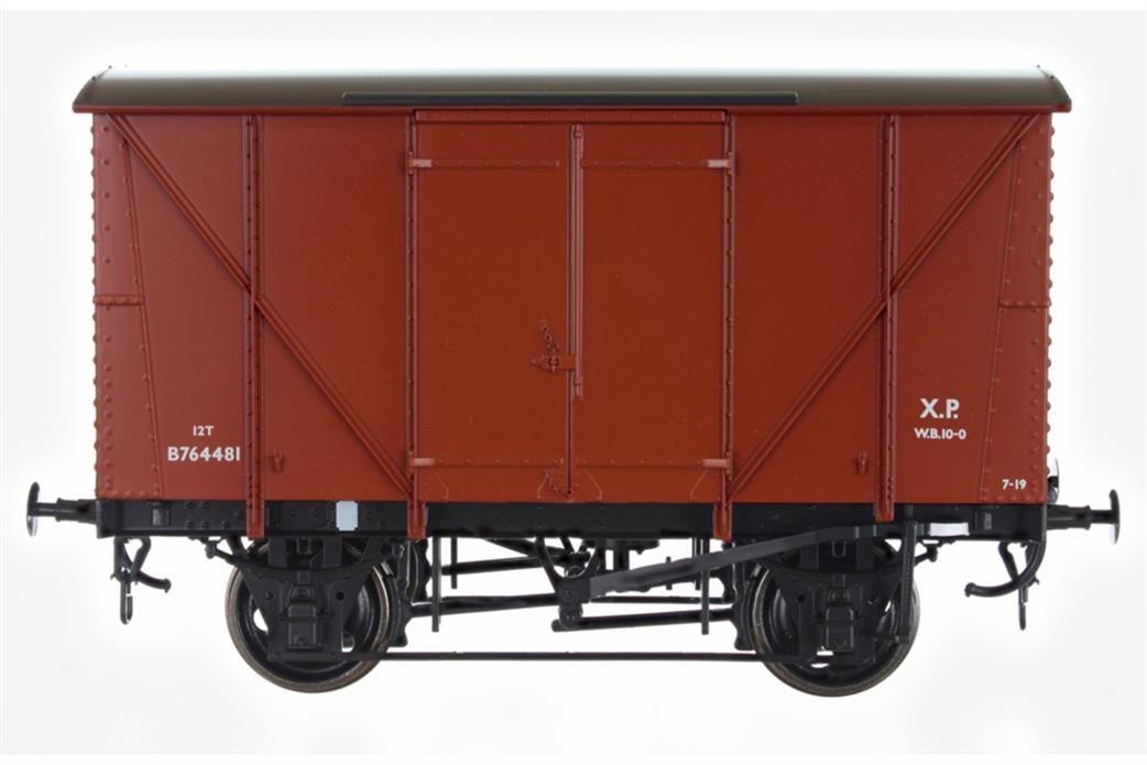 Dapol 7F-056-018 BR B764481 Diagram 1/213 12-ton Plywood Sided Ventilated Box Van Bauxite RTR O Gauge