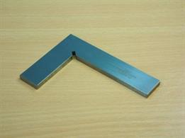 782-10 Excellent Quality Precision Flat Square - supplied in a wooden case.INOX STEEL - DIN 875.Size: 75 x 50mm.