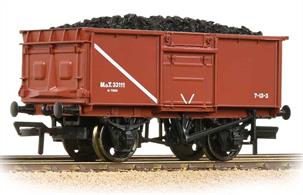 A detailed model of the later Ministry of Transport 16-ton open mineral wagon painted in the MoT brown colours.These wagons were built during the later part of WW2, production continuing until around 1950. The wagons were ordered due to the steady deterioration of the elderly wooden wagon fleet under wartime conditions.