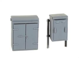 Known to railwaymen as location cabinets these silver boxes are used to house electrical equipment, ranging from lineside telephones to track circuit and signal relays and the control systems for automatic crossings.Set 1 includes one double door and one small post-mounted cabinet.