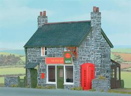 An essential for even the smallest country villages was a Post Office. This was the means of communication with the outside world and often developed into a small shop and newsagents to serve the local community.Advanced modellers will find the Craftsman series of kits provides them with a good range of larger models. Parts are cut out of sheet materials using templates before assembly and painting.