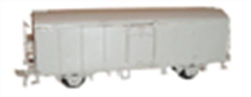 Dapol C42 00 Gauge Refrigerator Wagon KitGlue and paints are required to assemble and complete the model (not included).