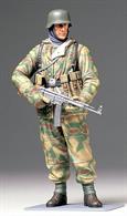 Tamiya 1/16 German Infantry Figure WW2 36304Glue and paints are required