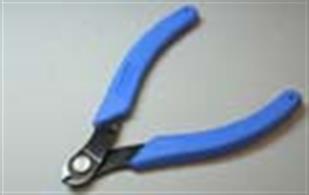 755-73 Hard Wire &amp; Cable Cutter. Cuts hardened wire, piano wire, floral wire and even throttle cables.Overall Length: 140mm. 