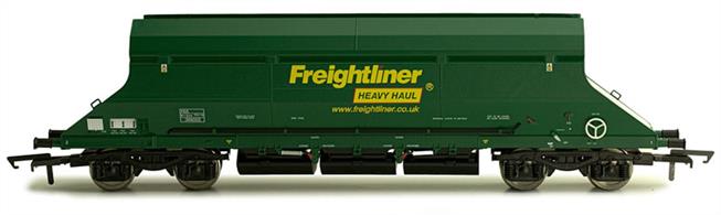 Detailed model of the Freightliner Heavy Haul HIA limestone hopper wagons used for aggregates traffic.Model finished as wagon 369083 in Freightliner green livery.
