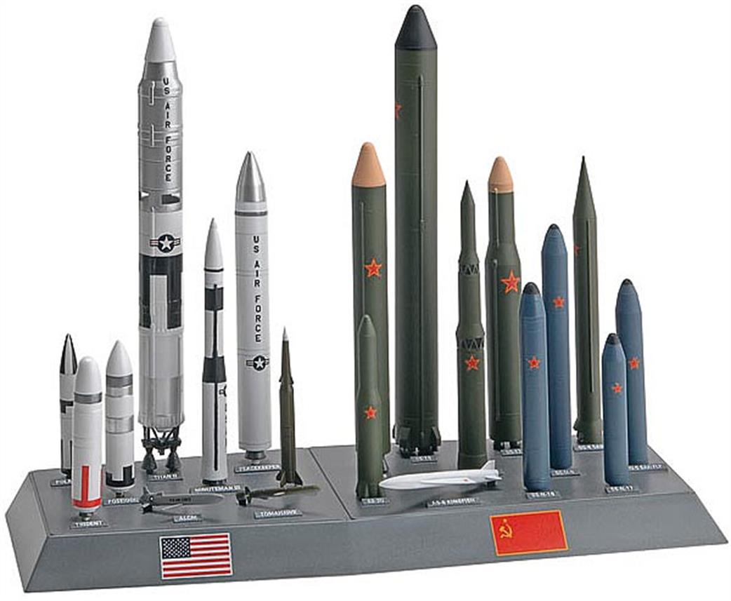 Revell/Monogram 1/144 85-7860 USA USSR Missile Set