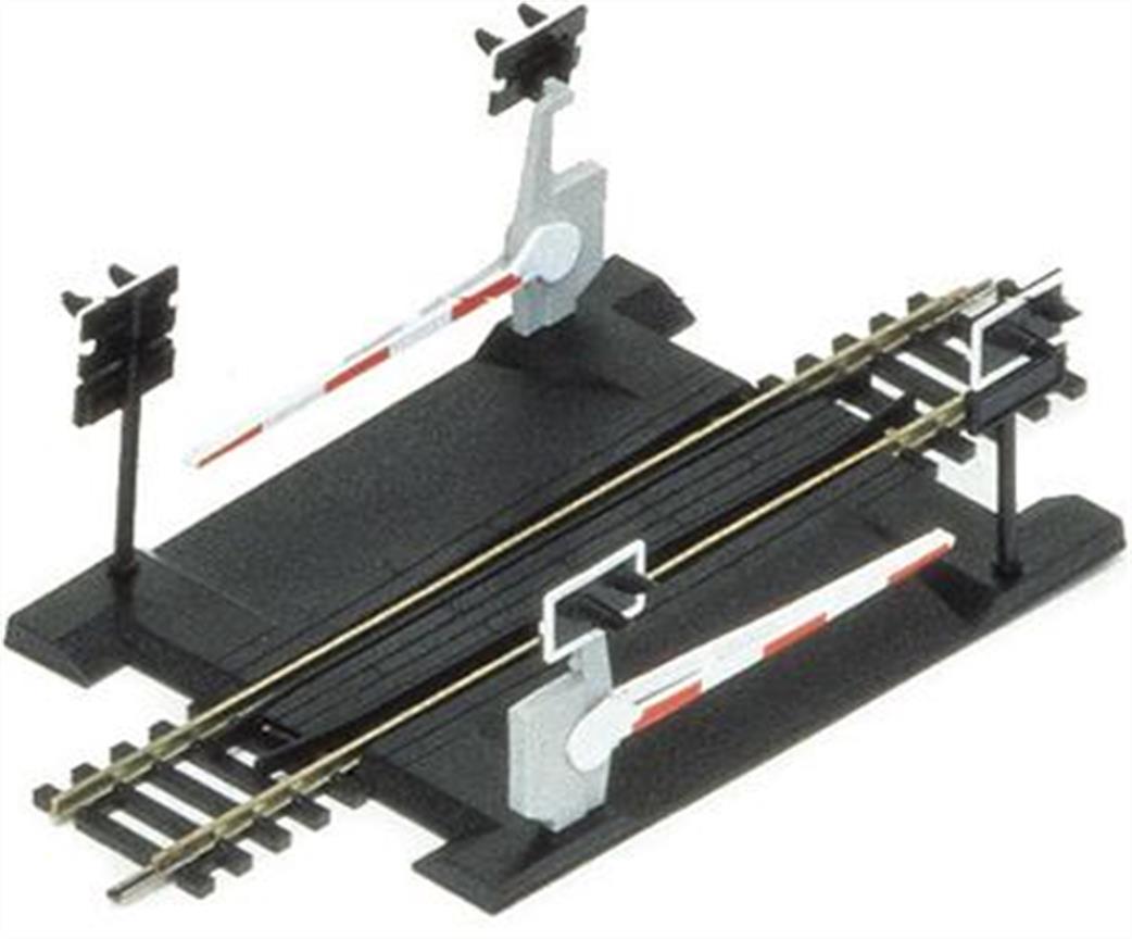 Hornby OO R645 Single Track Level Crossing