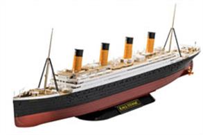 Simple model construction kit of the most famous ship in the world. Everyone knows the tragic story of her collision with an iceberg on her maiden voyage.