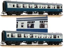 Detailed model of the British Railways mark 1 TSO second class open plan seating coach number M4921 equipped with Commonwealth bogies and finished in blue and grey livery.Model fitted with seated passenger figures.