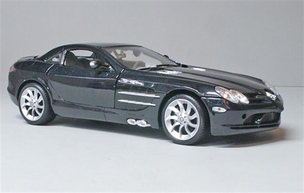 Maisto 1/18 36653BK Mercedes Benz SLR Mclaren Black