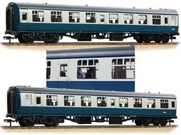 Detailed model of the British Railways mark 1 TSO second class open plan seating coach number M5045 equipped with Commonwealth bogies and finished in blue and grey livery.Fitted with seated passsenger figures.