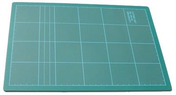 These self-healing cutting mats protect your table surfaces and make cutting of materials&nbsp;easier. The large A2 and A3 mats are&nbsp;ideal for use as fixed top surfaces on dedicated modelling workbenches.&nbsp;A2 mat&nbsp;measures 600mm x 450mm.