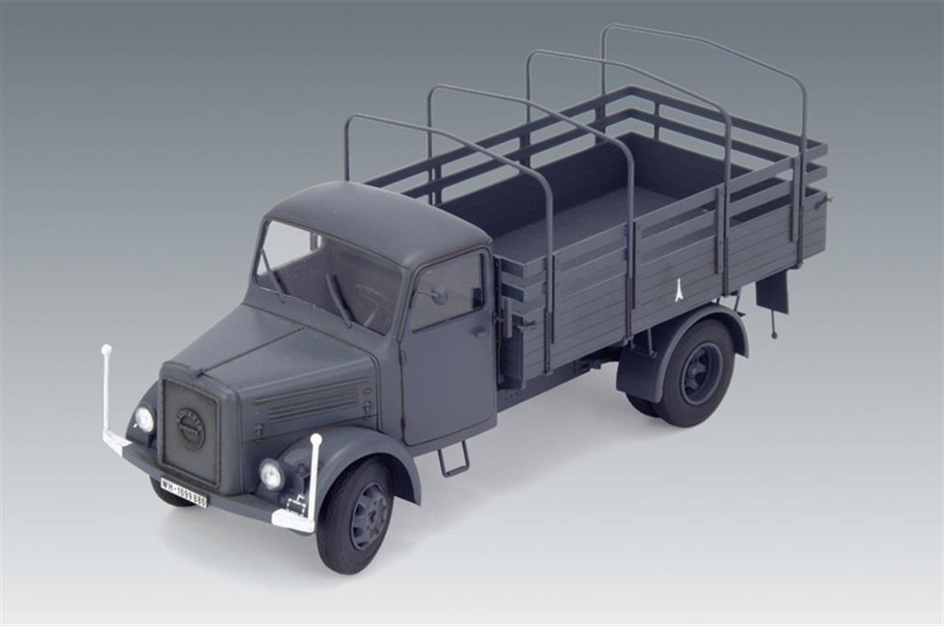 ICM 1/35 35451 WW2 German Army Truck KHD S3000 Kit