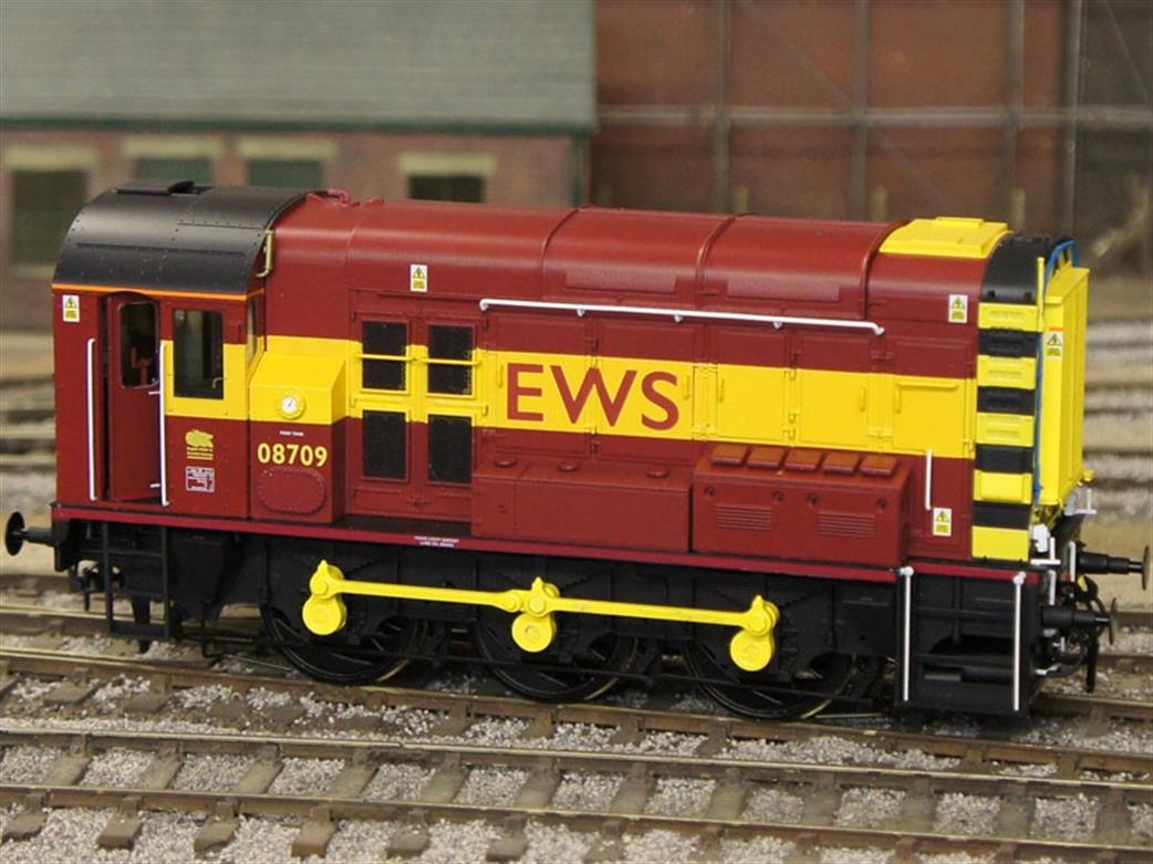 Dapol O Gauge 7D-008-017 EWS 08709 Class 08 Shunter Plain Bonnet Doors EWS Maroon