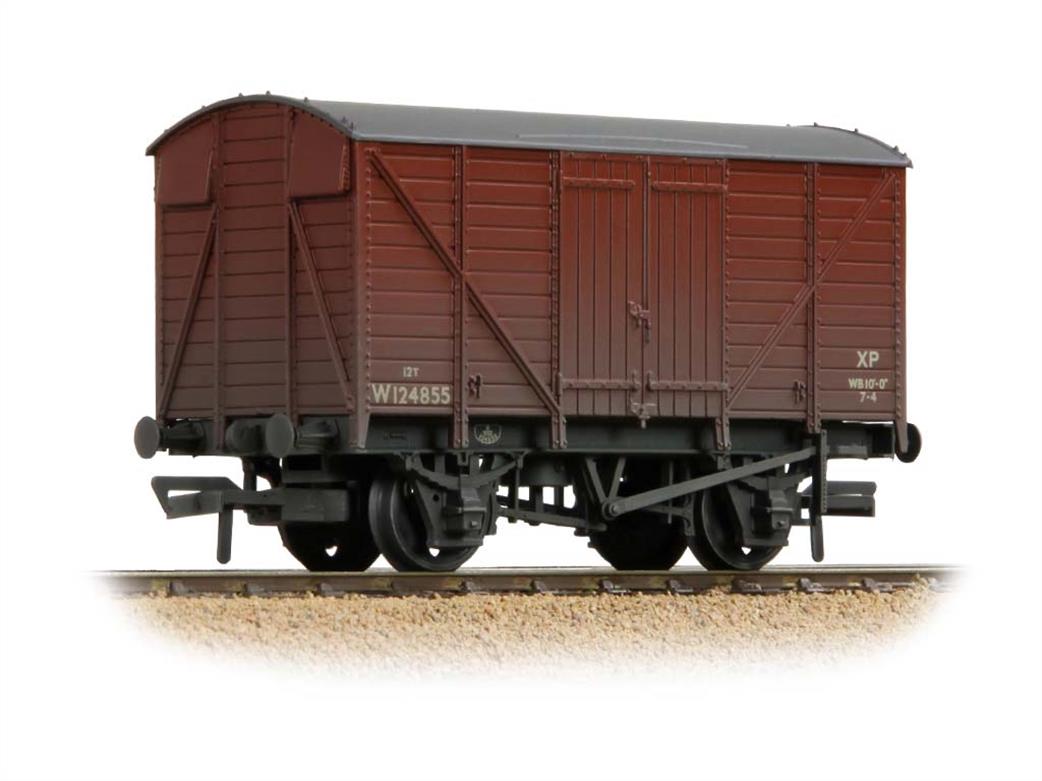 Bachmann OO 37-732A BR ex-GWR 12ton Ventilated Box Van BR Bauxite Weathered