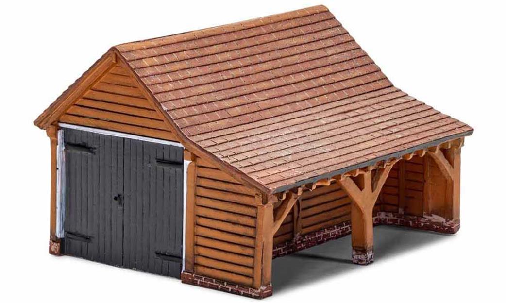 Hornby R7271 Modern Timber Garage Ready Painted Cast Resin Building OO