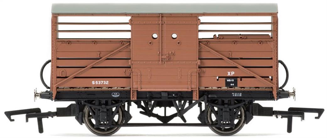 Hornby OO R6737 BR ex-SR Maunsell Design Cattle Wagon
