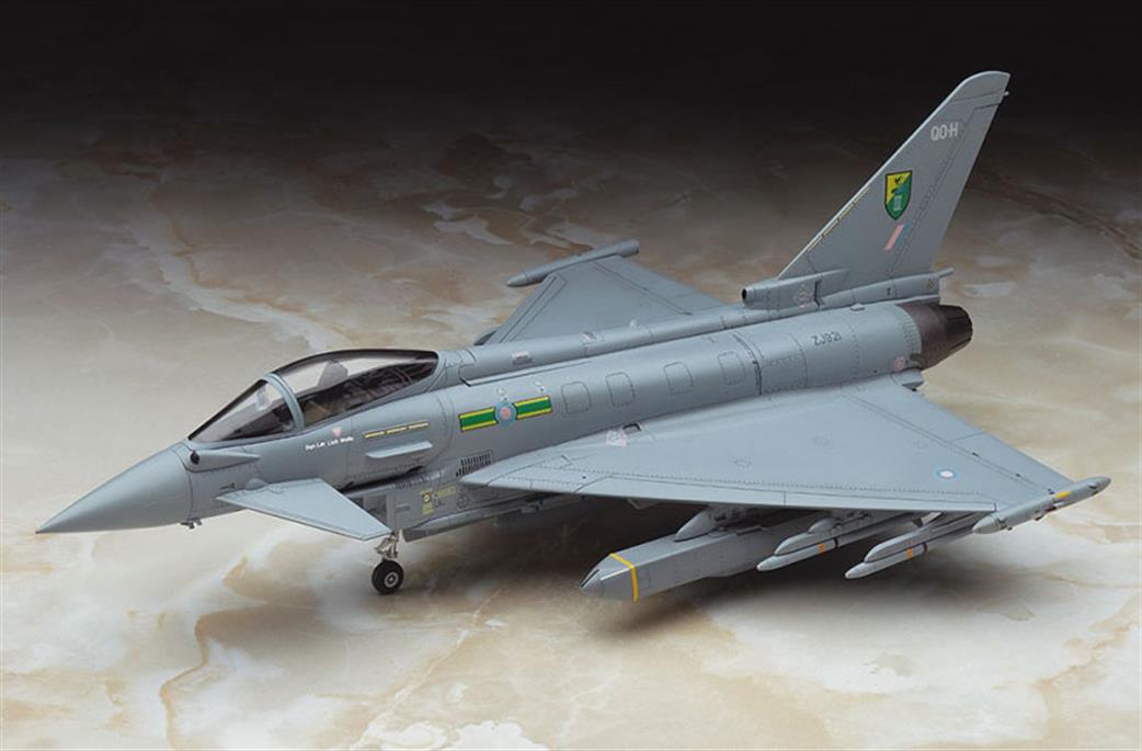 Hasegawa 1/72 E40 Eurofighter Typhoon Fighter Bomber Modern RAF Plastic Kit