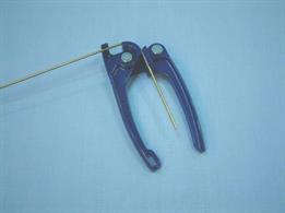 Handheld rod and tube bending tool to form smooth bends in brass, aluminium and copper up to 6mm outside diameter